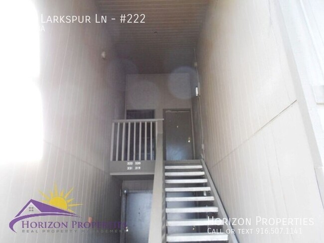 Foto del edificio - Unique 1 Bed 1 Bath 760sqft 2nd Floor Arde...