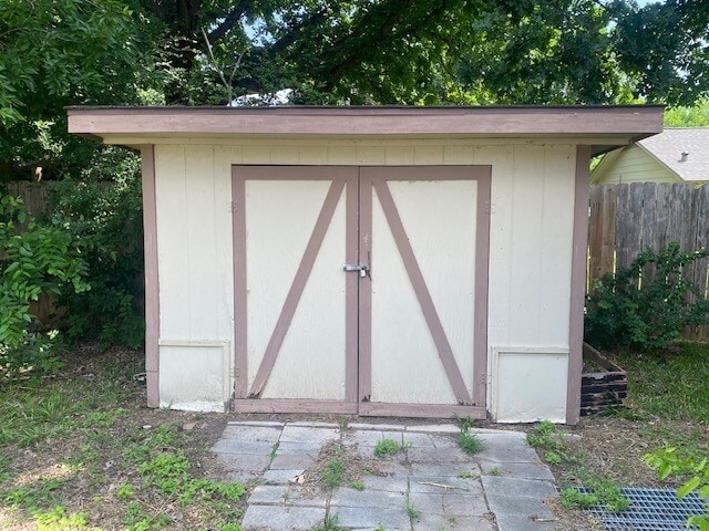 Building Photo - Remodeled 1 story with open floor plan