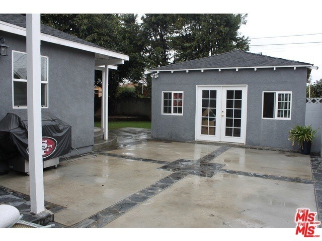 Building Photo - 609 W 37th St