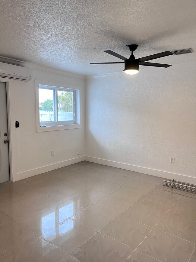 Foto del edificio - 12040 SW 6th St