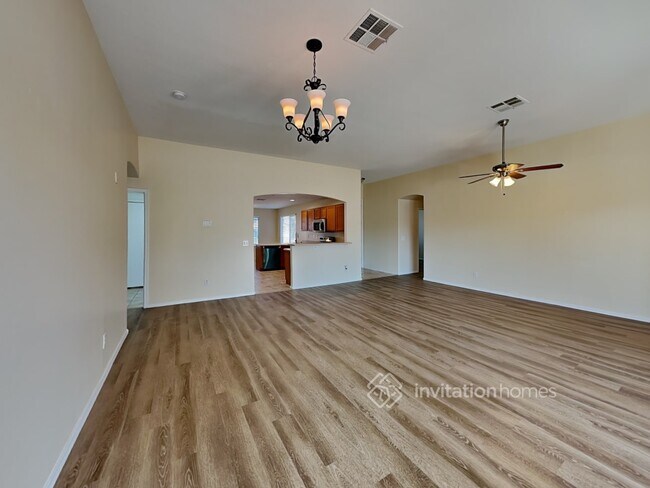 Building Photo - 15001 W Crocus Dr