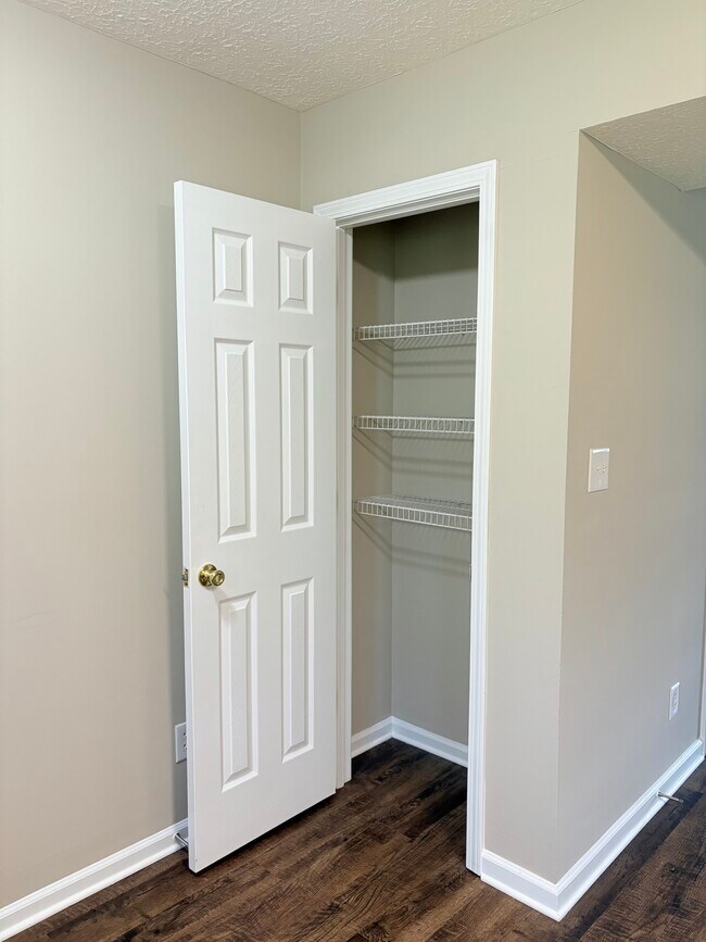 Foto del edificio - 124 Hillridge Ct