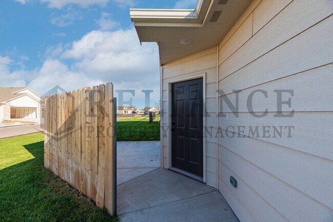 Building Photo - 6834 White Pine