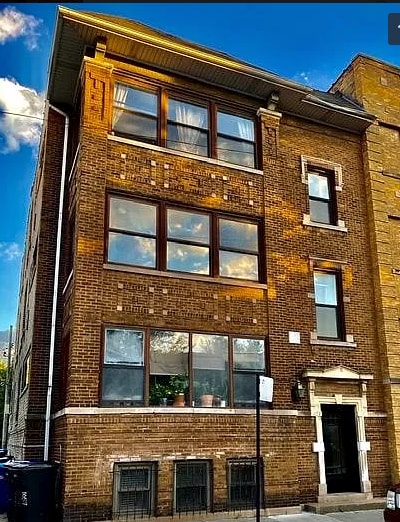 Foto del edificio - 1057 W Foster Ave