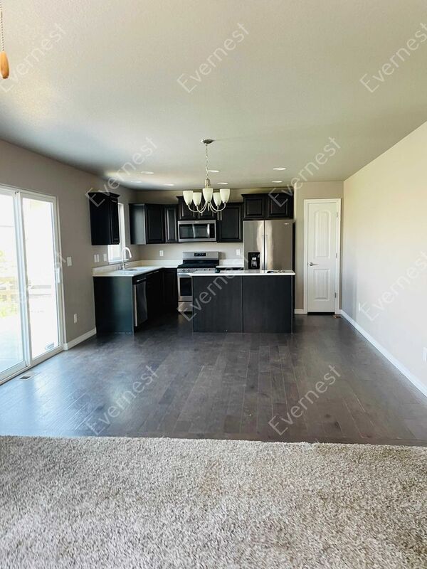Foto del edificio - 5562 Bristow Rd