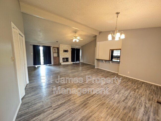 Foto del edificio - 8220 S College Ave