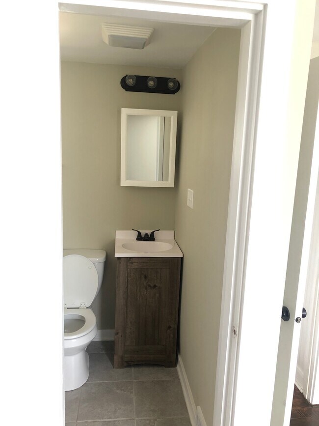 Living Room Bathroom - 422 S State St