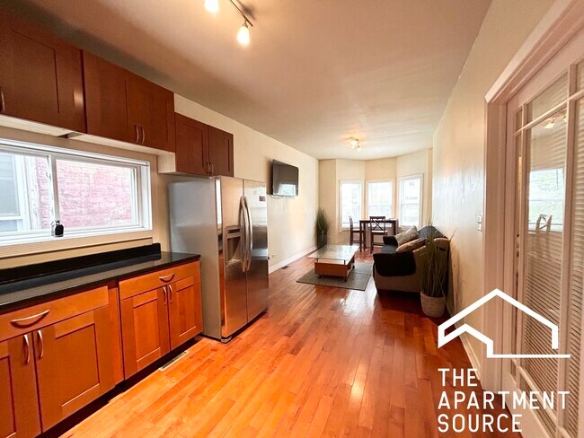 Foto del edificio - 2863 W Belden Ave
