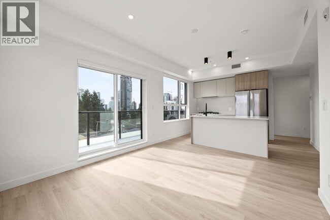 Building Photo - 623 Kemsley Ave