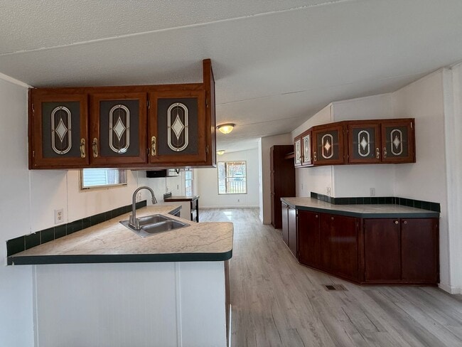 Building Photo - 3 bed/2 bath home for rent in Peachland