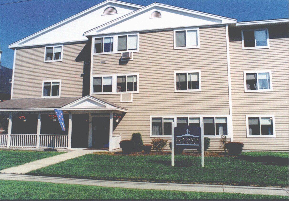 Primary Photo - 611 State Rd