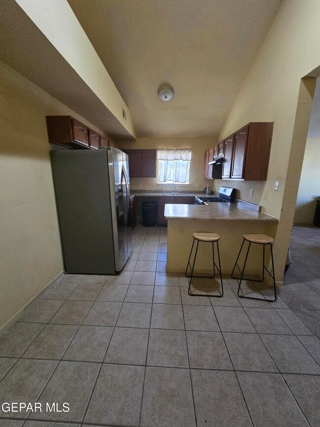 Foto del edificio - 1400 Cravens St