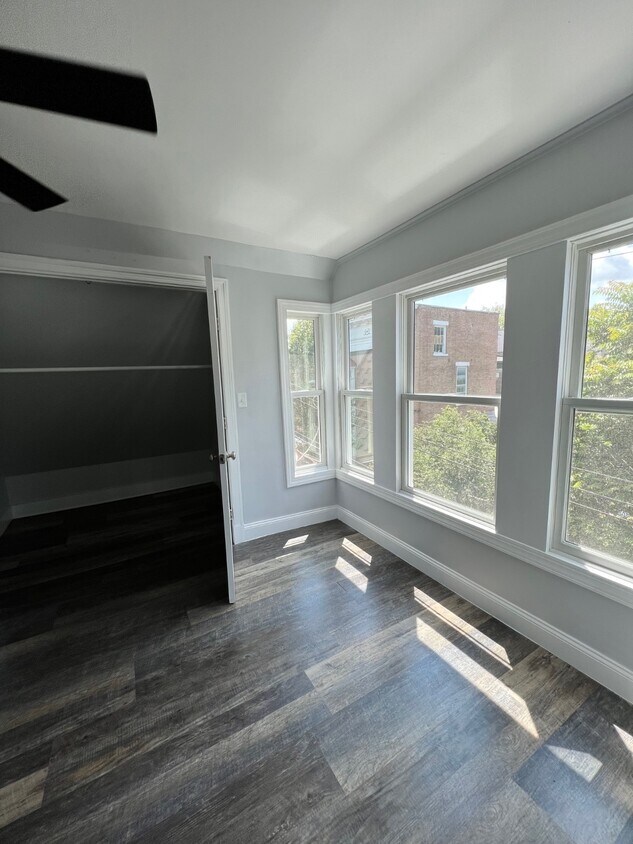 Primary Photo - 2 N Ferry St