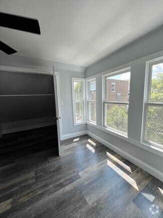 Building Photo - 2 N Ferry St