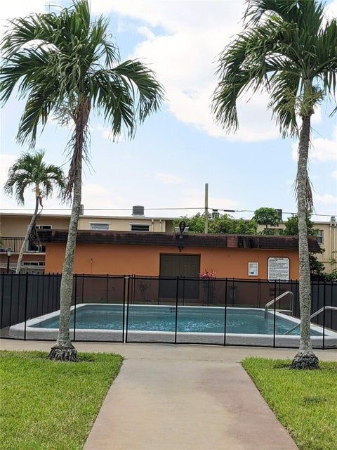 Foto del edificio - 6606 SW 41st St