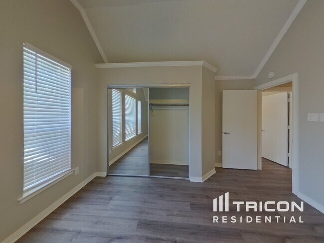 Foto del edificio - 2708 Hemingway Dr