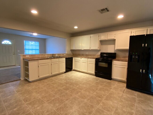 Foto del edificio - Large 3 Bedroom in Catoosa!!! Pet Friendly NEW DECK FRESH PAINT