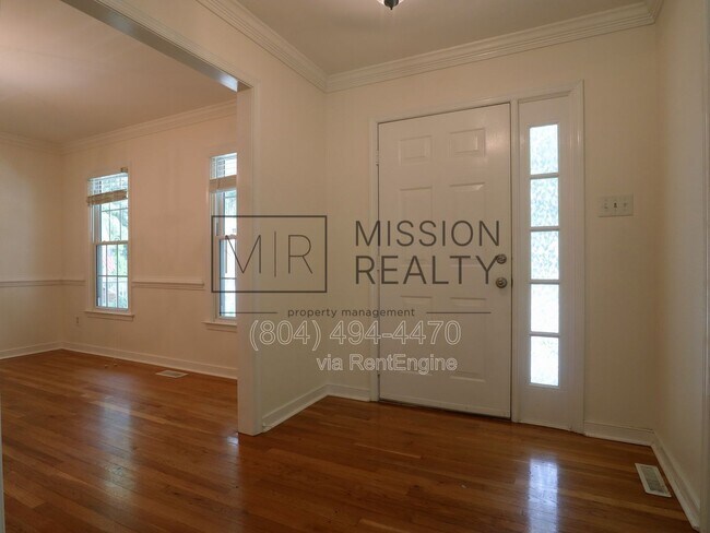 Building Photo - 4600 Cedar Cliff Rd