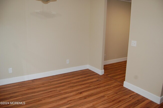 Foto del edificio - 211 Sunshine Ct
