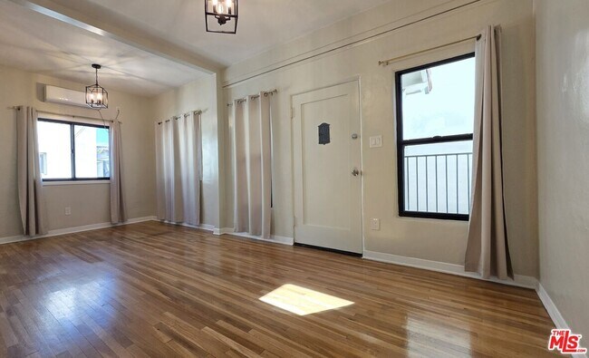 Building Photo - 224 N Jackson St