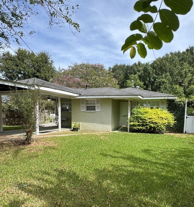 Foto del edificio - 5813 Starling Cir