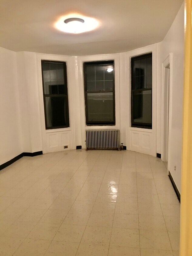 Foto principal - 52 Hausman St