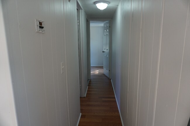 Foto del edificio - 2554 Lake Douglas Rd