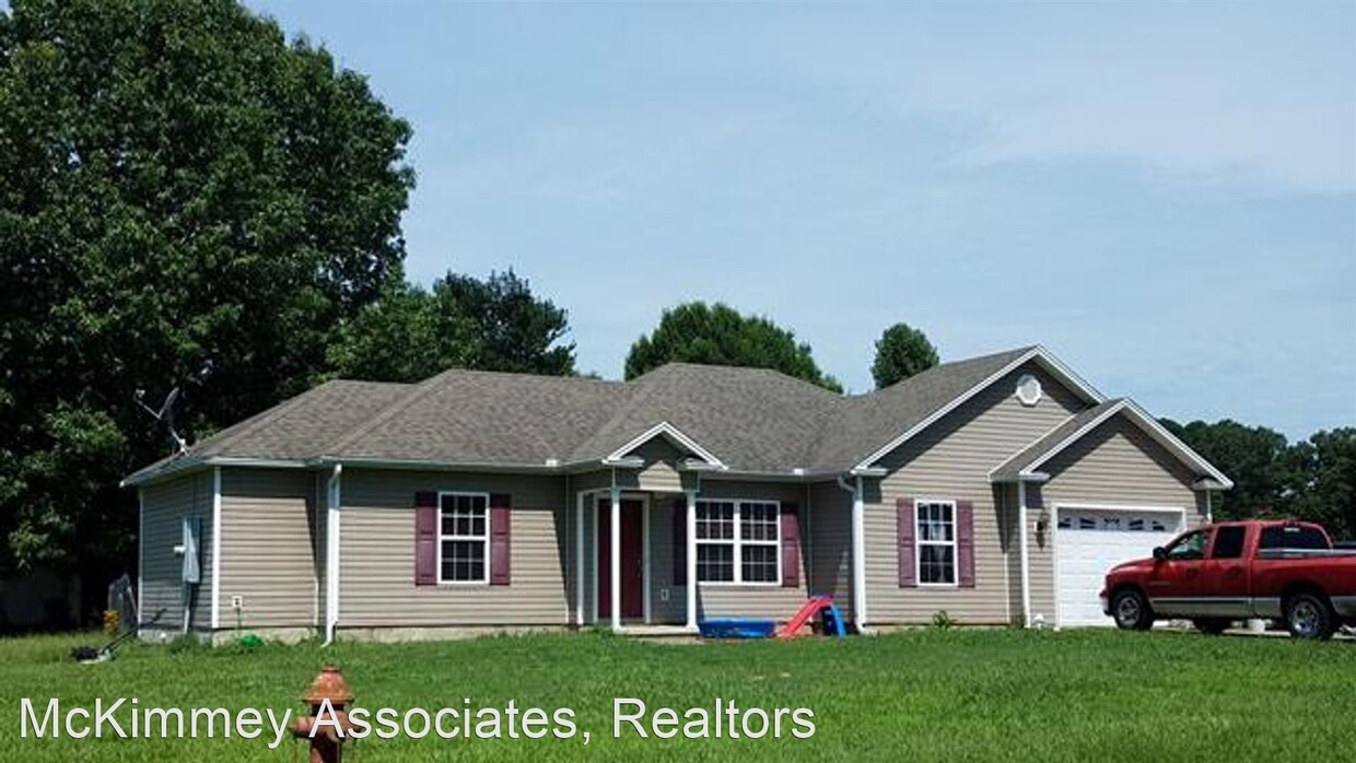 Primary Photo - 3 br, 2 bath House - 15 Griffin