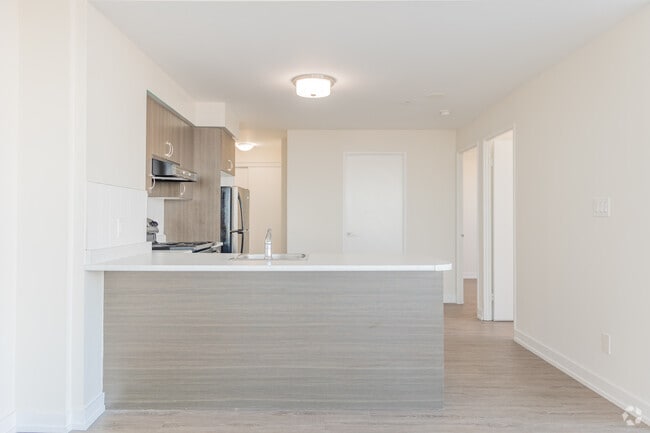 2BR, 1BA - 727SF - Kitchen - 73 Bayly St | Vision at Pat Bayly Square