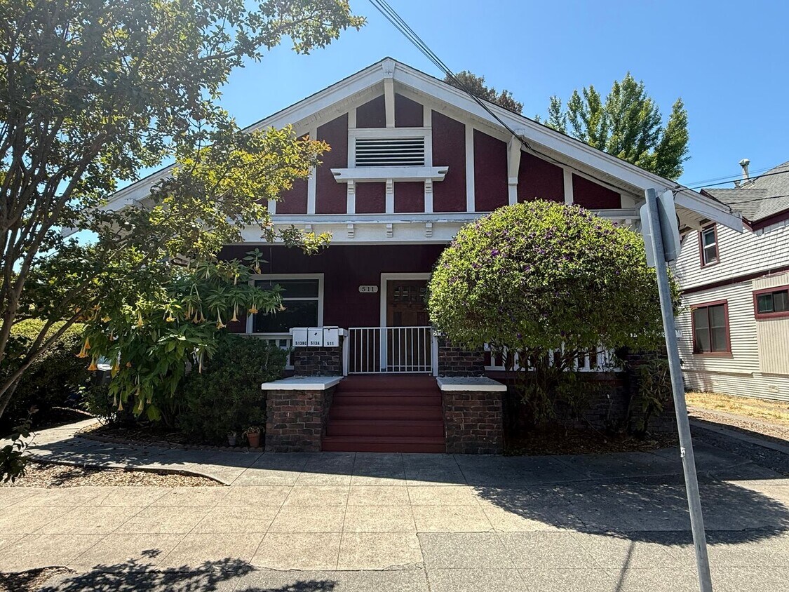 Foto principal - 511 A St
