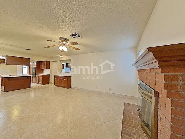 Building Photo - 1517 Kirby Drive