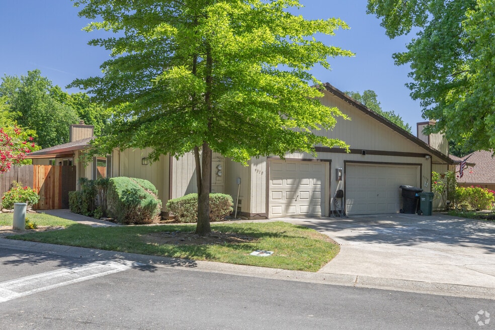 Rollingwood Duplex Homes