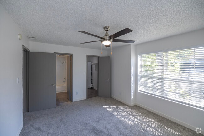 2 BR, 2 BA - 956SF - The June