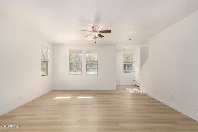 Building Photo - 4382 E Selena Dr