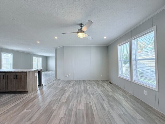 Foto del edificio - 29811 W Essex Ct