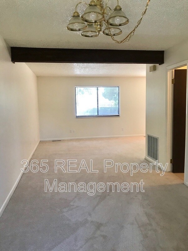 Building Photo - 2141 28th Ave Ct