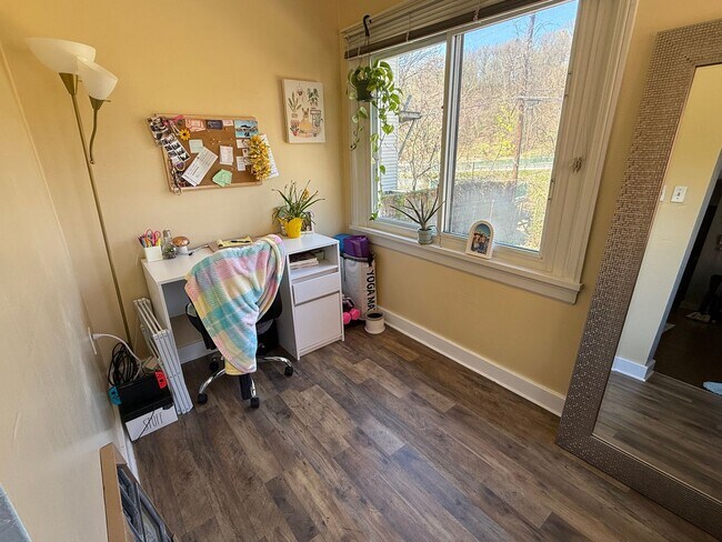 Foto del edificio - 3870 Beechwood Blvd