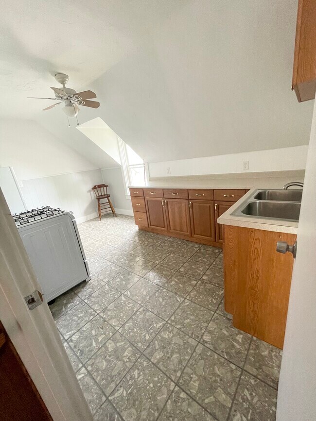 35 Wilbur St Unit 2, Taunton, MA 02780 Apartments in Taunton, MA