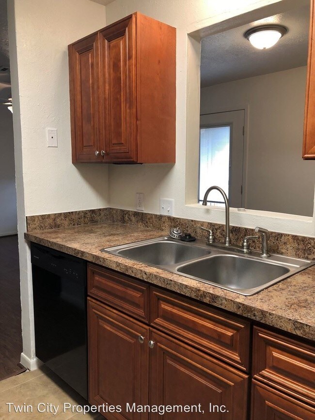 Building Photo - 2610 Pecan Ridge Dr