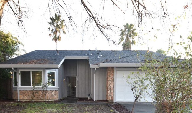 Building Photo - 3082 Montview Way