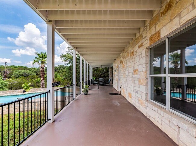 Foto del edificio - 22401 Briarview Dr