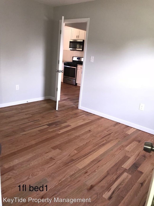 Building Photo - 402 Glenmere Way