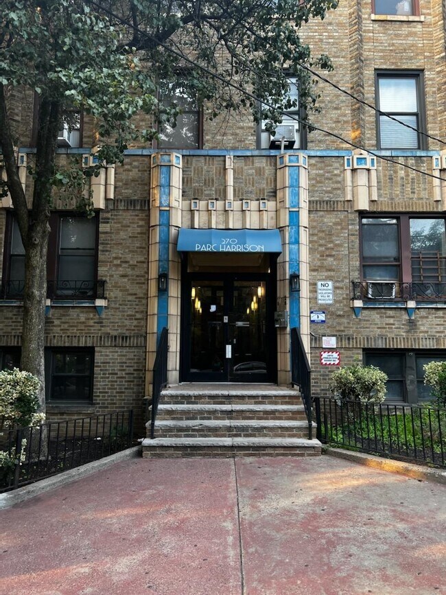 Foto del edificio - 270 Harrison Ave