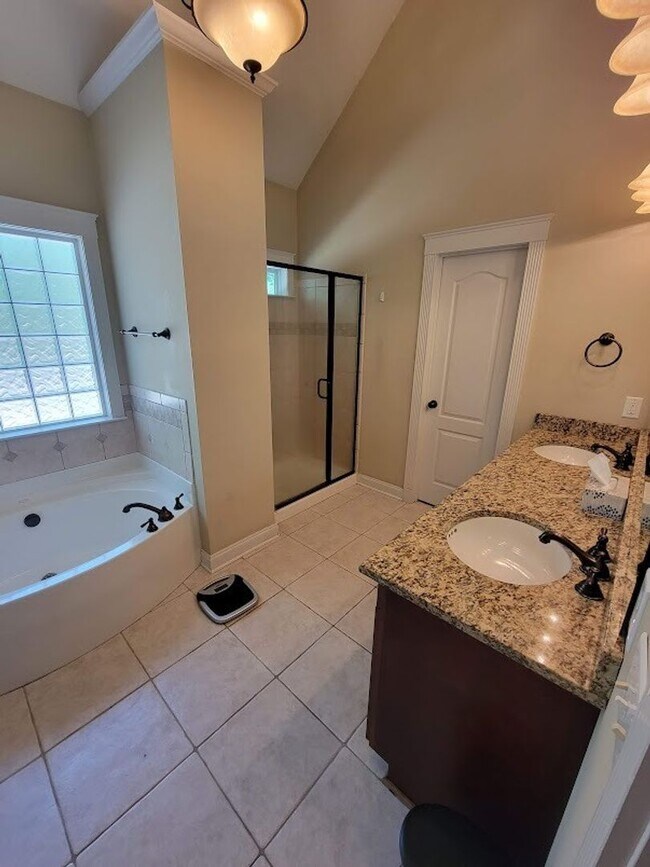 Foto del edificio - Great Home located in Catawba with 4BR/3BA Lots of Privacy