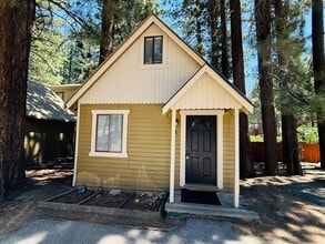 Building Photo - 1227 Sierra Blvd
