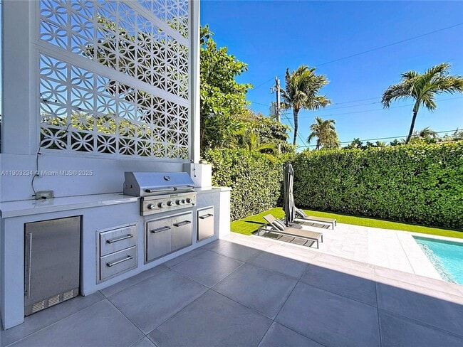 Foto del edificio - 561 Warren Ln