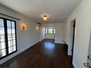 Building Photo - 409 Wheeling Way