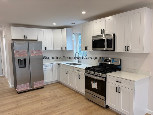 Foto del edificio - *1014 Douglas Avenue