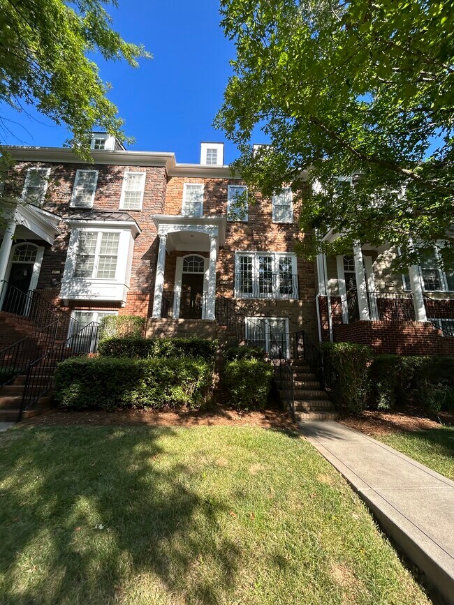 Foto del edificio - 1070 Drayton Ct