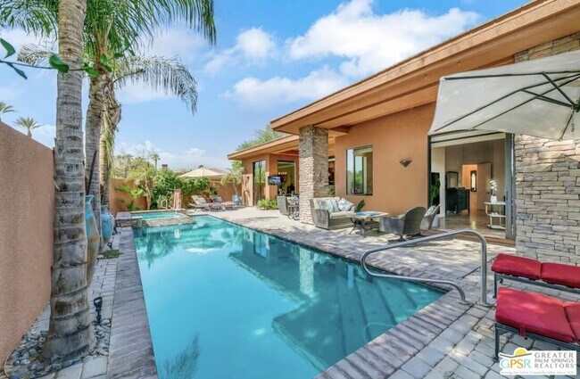 Foto del edificio - 79800 Vía Sin Cuidado